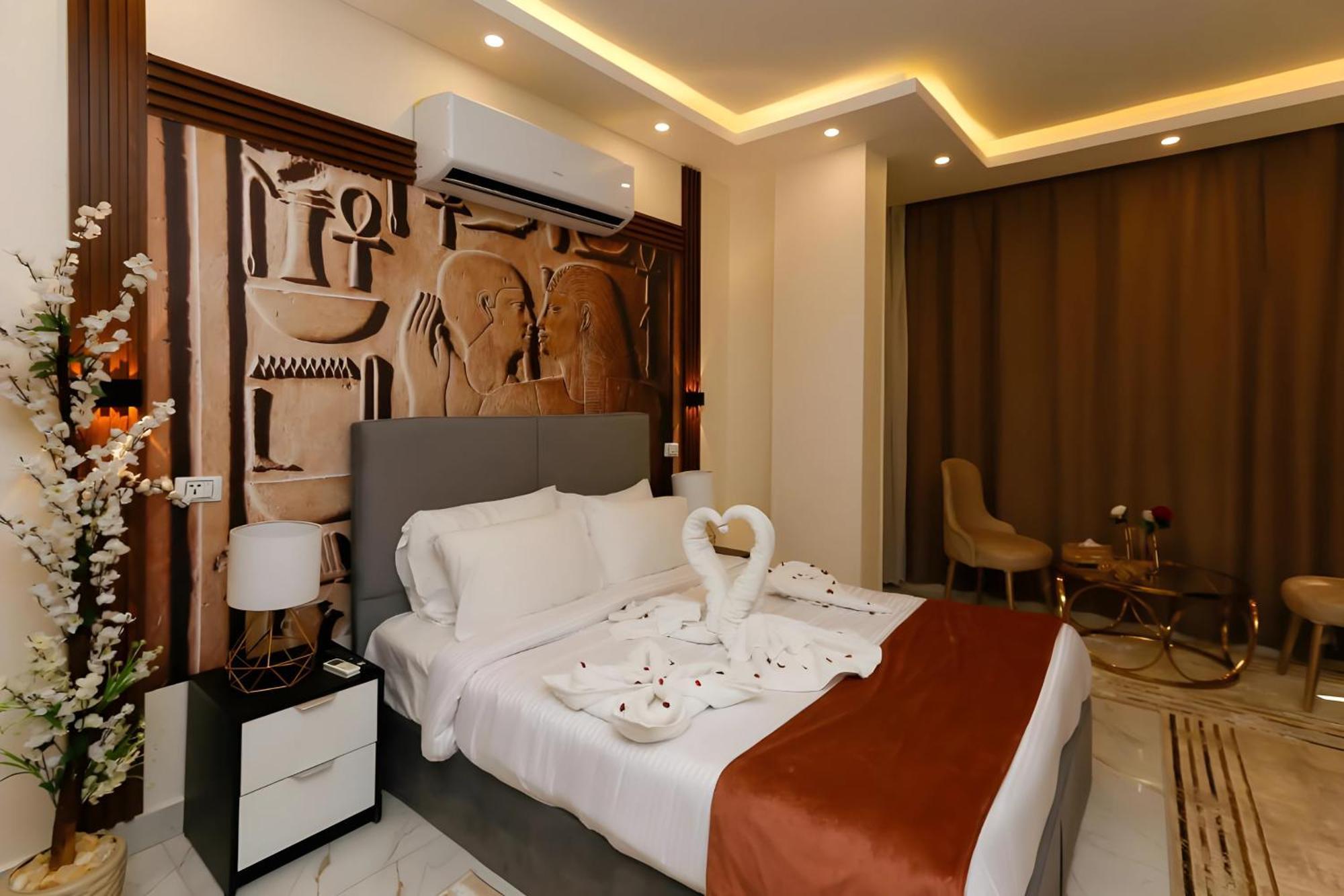 Desert Crown Of The Middle East Pyramids View Otel