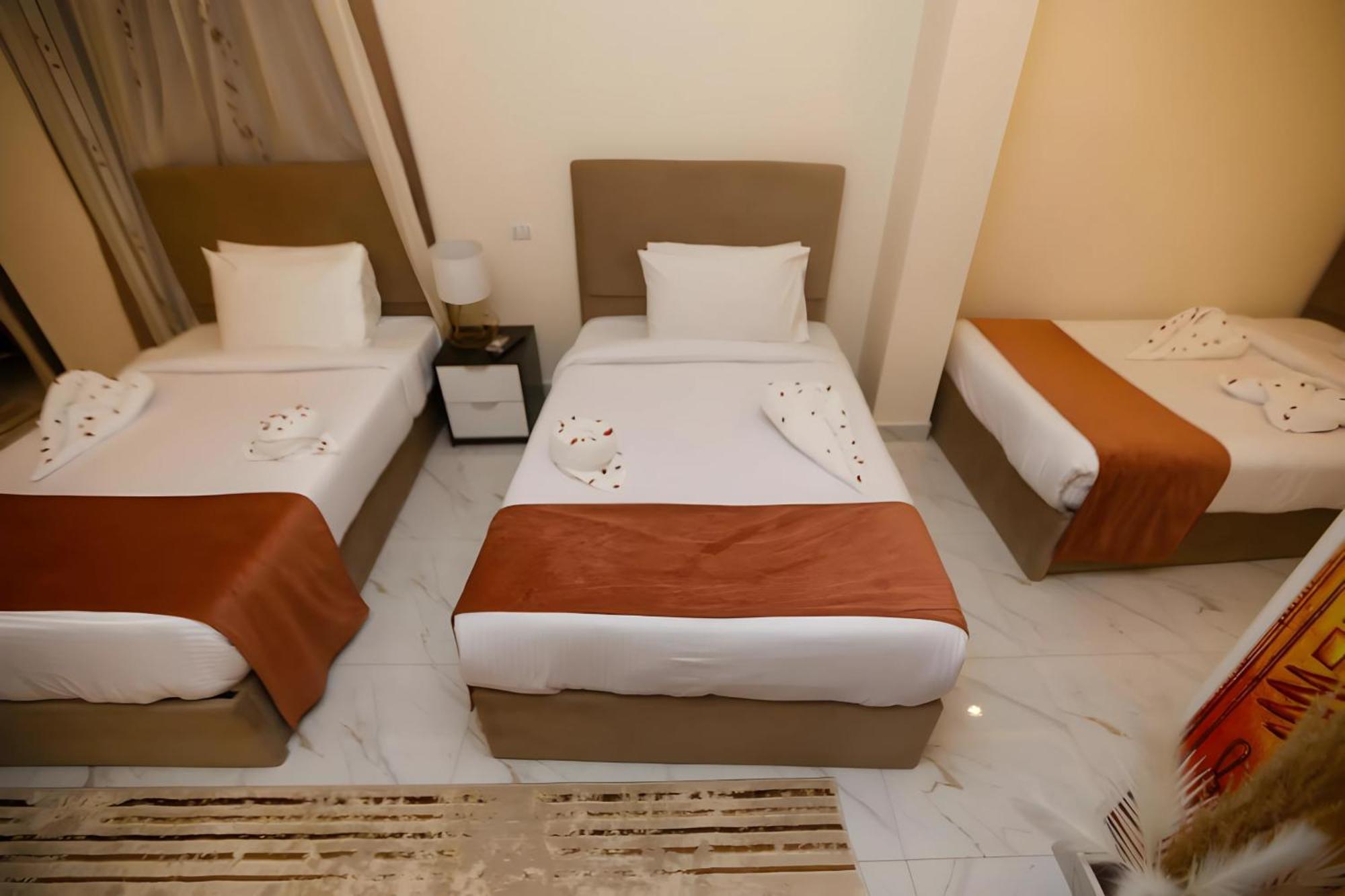 Desert Crown Of The Middle East Pyramids View Otel