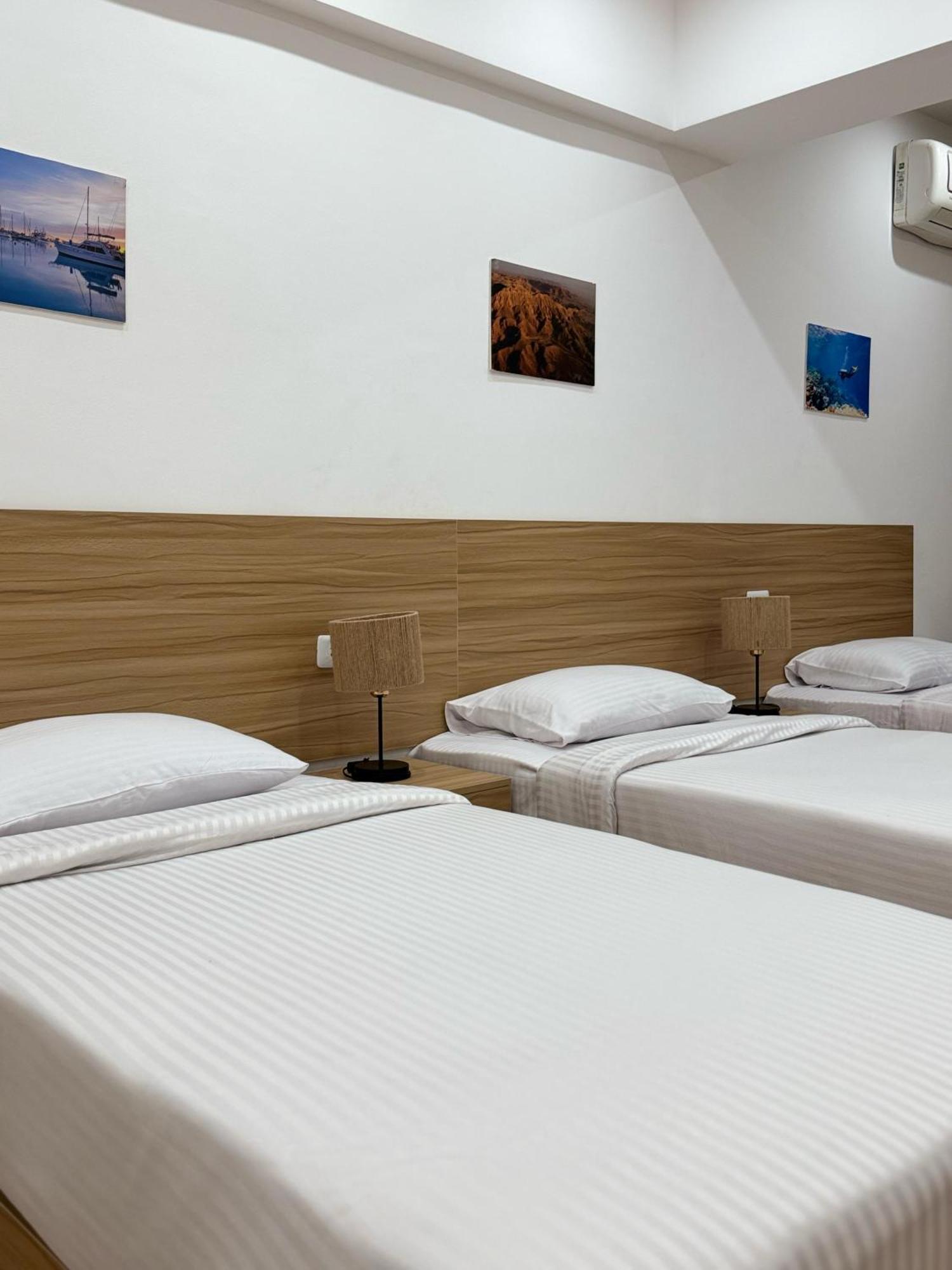 Lilly Lounge And Pool For Adults Only Motel *