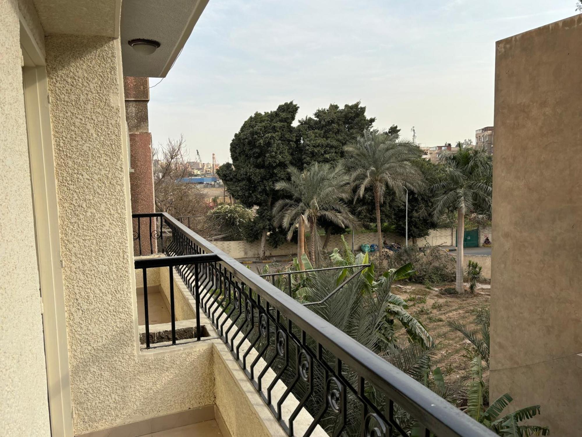O Pyramids View *