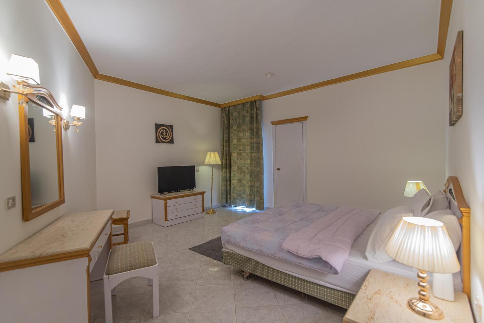 Dexon Roma Hotel 3*