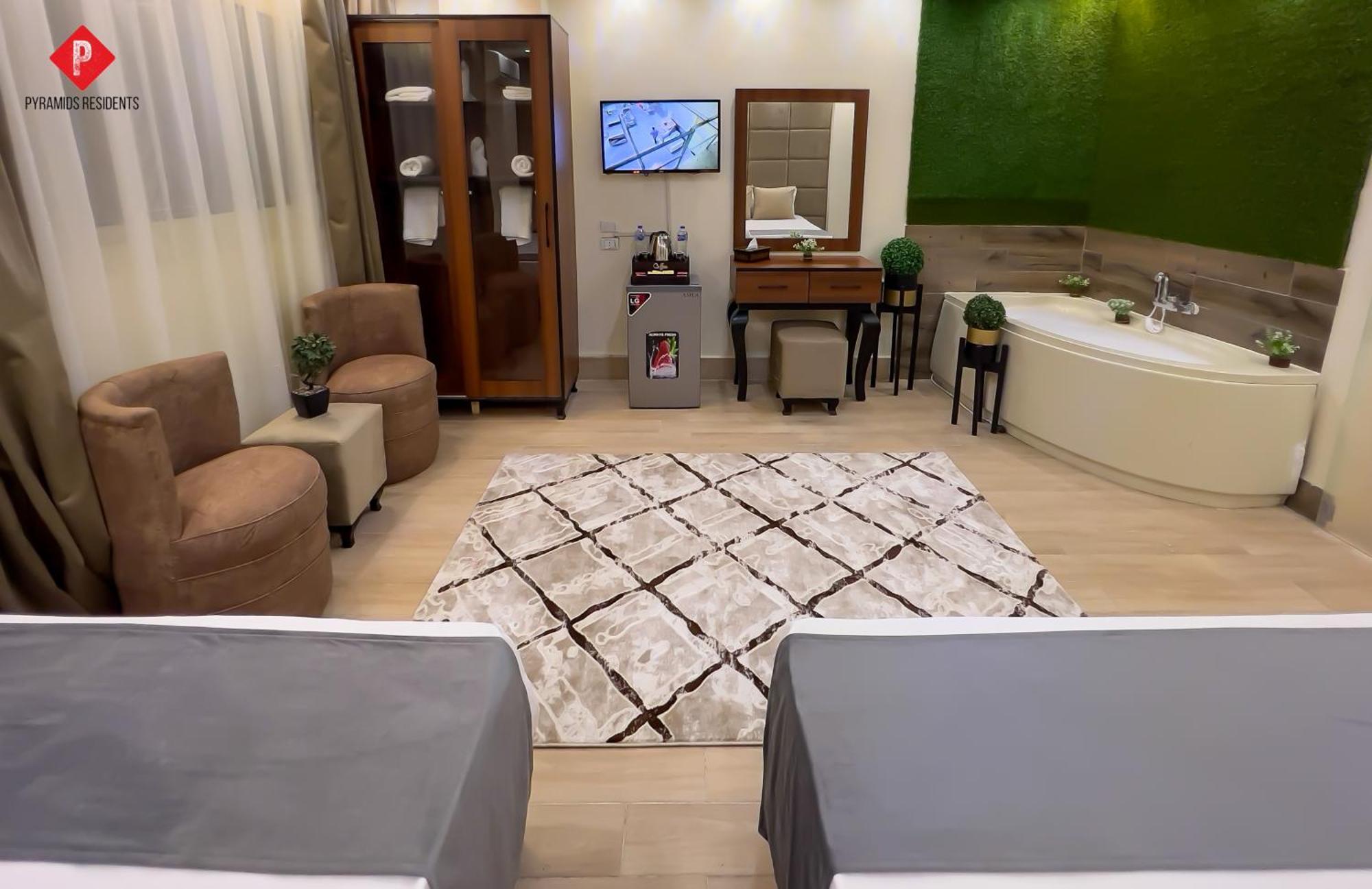 Hostel New Pyramids Residents *