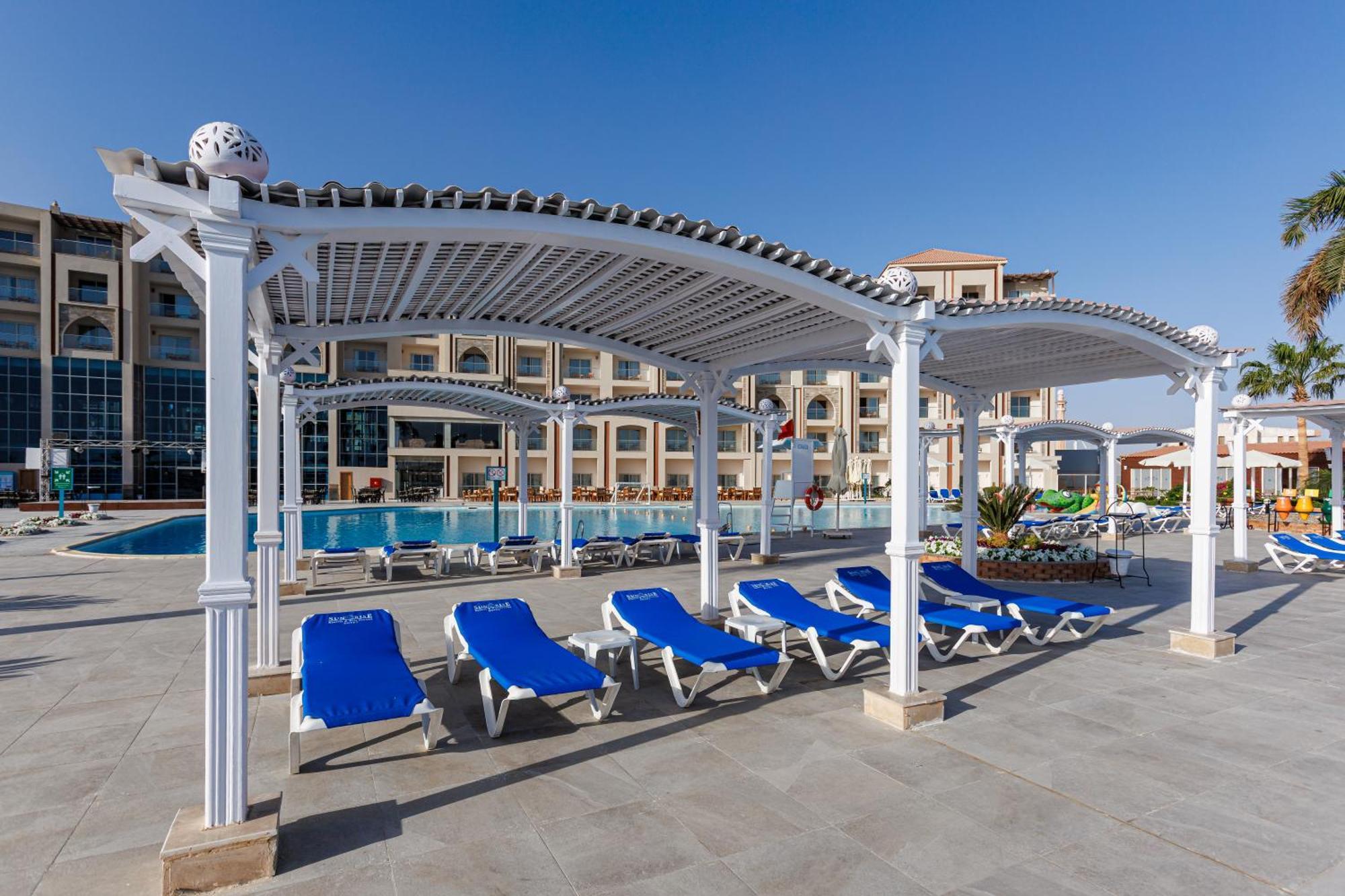 Sunrise Alora Aqua Park 4*