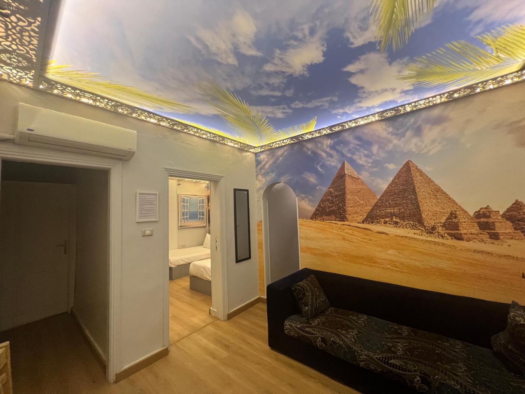 Hostel Pyramids View *