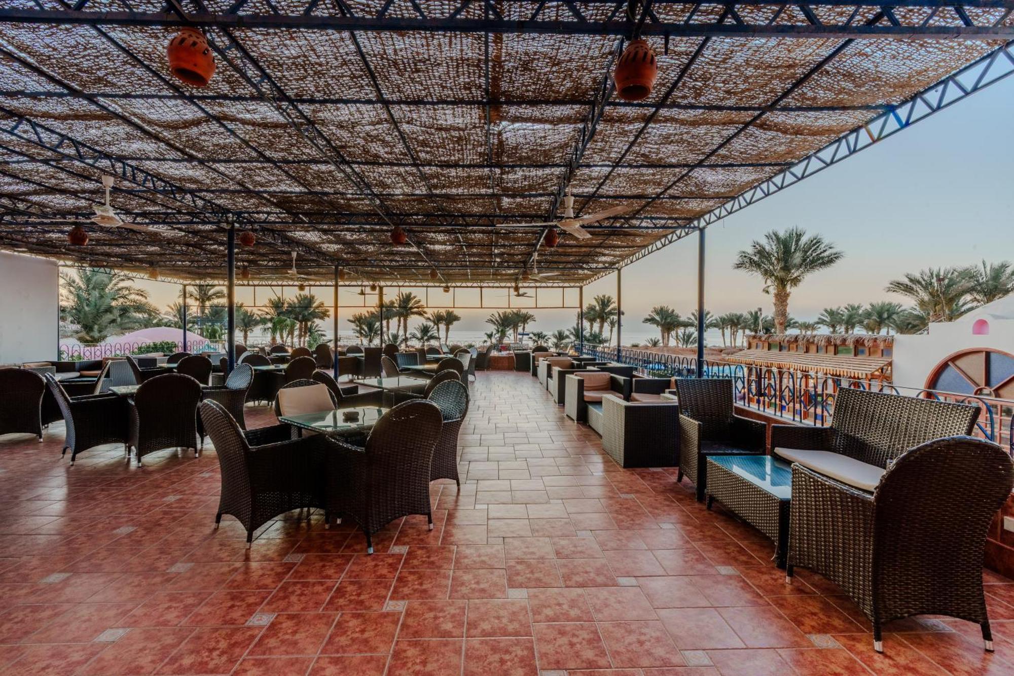 Protels Crystal Hotel 4*
