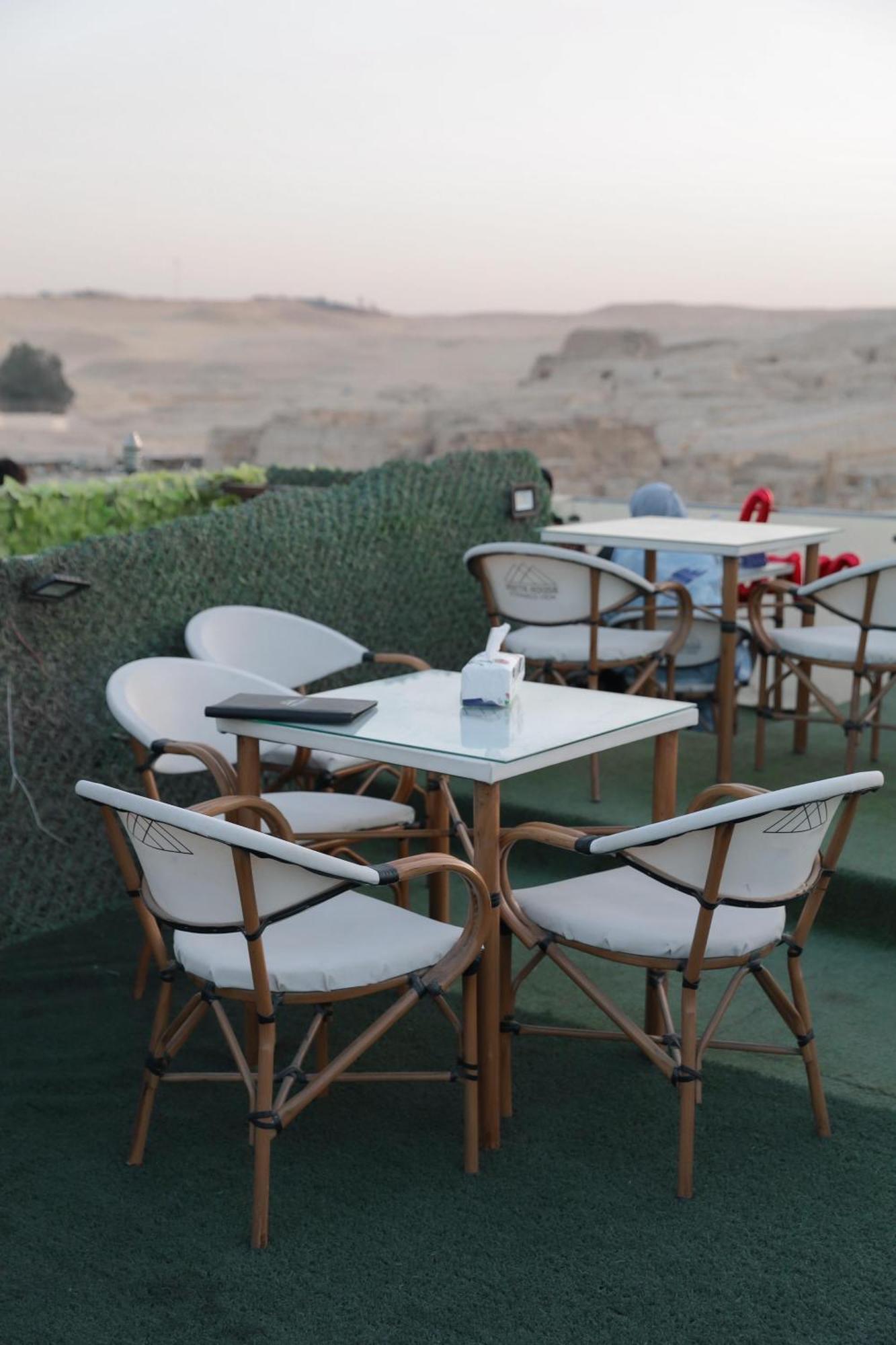 Hotel La Scarab Pyramids View