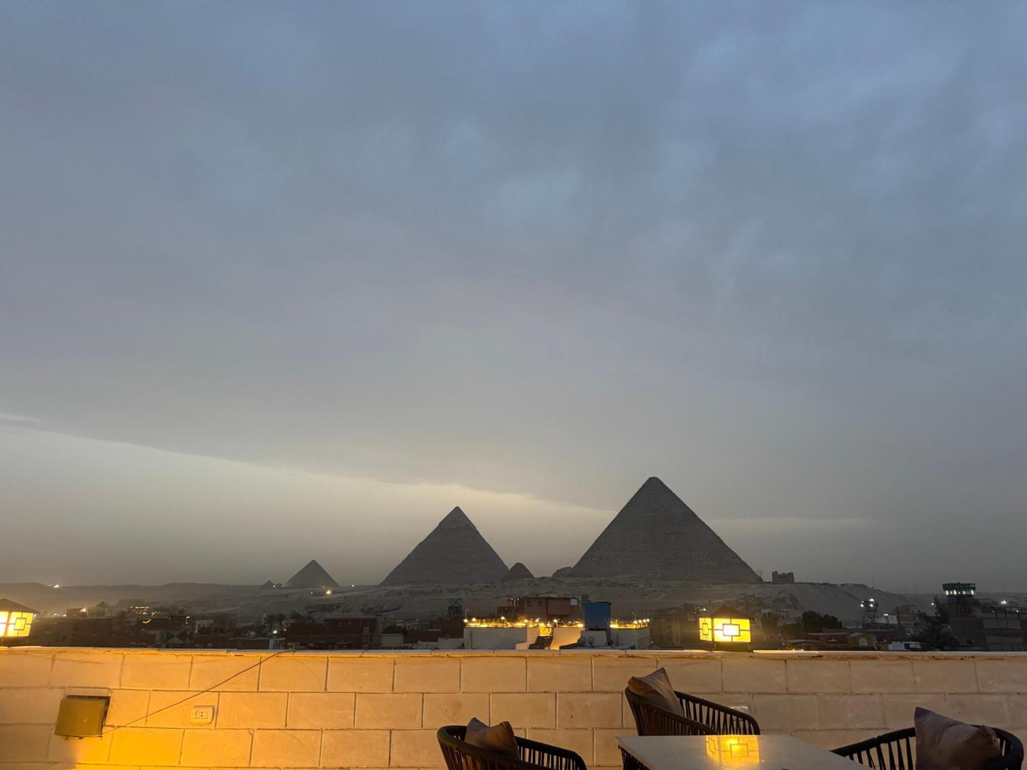 Queen Of Pyramids 4*