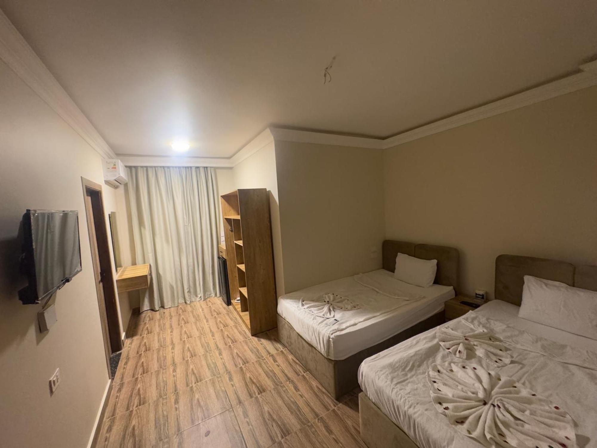 Queen Of Pyramids Hotel