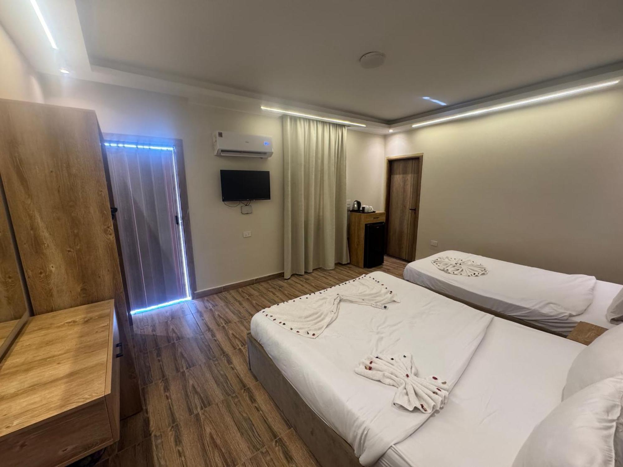 Hotel Queen Of Pyramids 4*