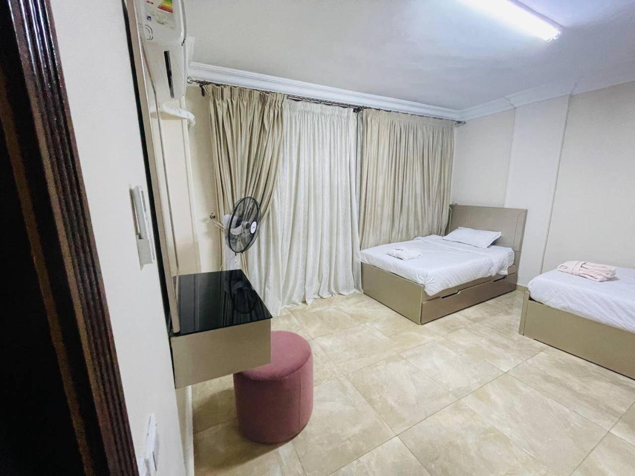 Crown With Fitness And Wellness * Kairo