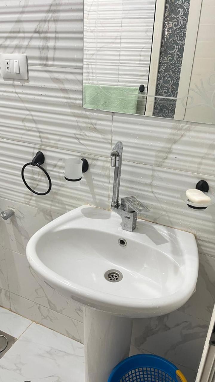 Family In 3 Bed Apartment