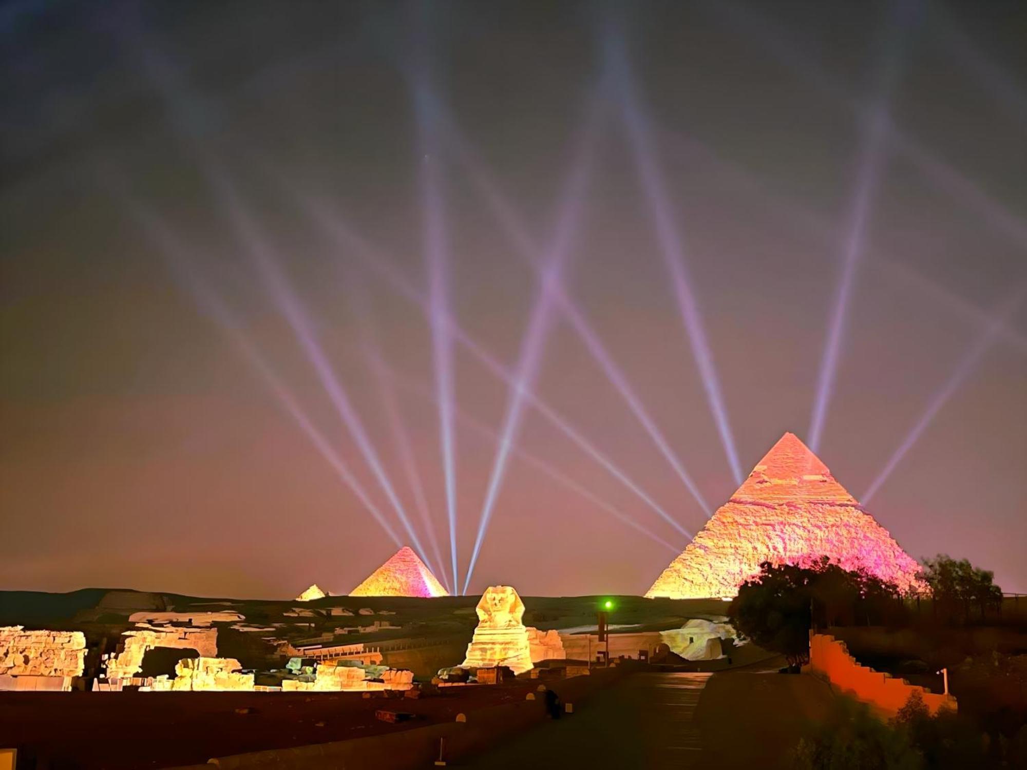 Pyramids & Sphinx Gate Front View 4*