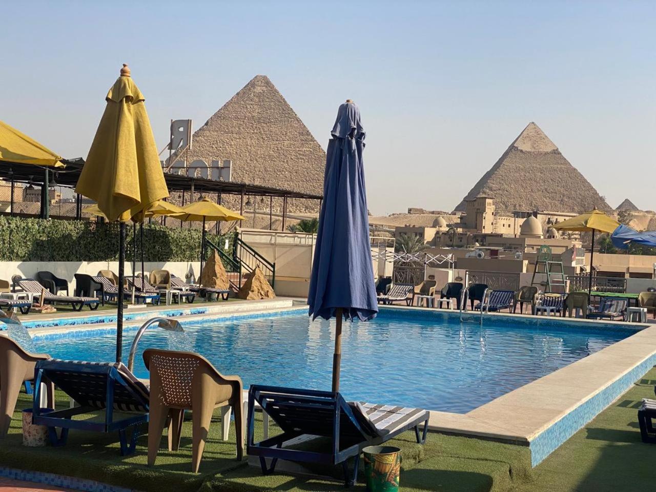 Pyramid View *