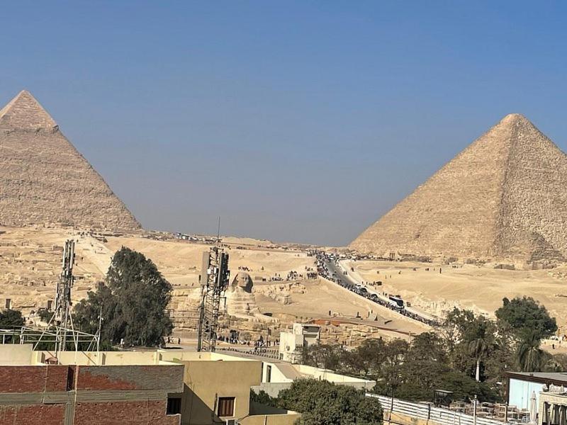 Pyramid View *