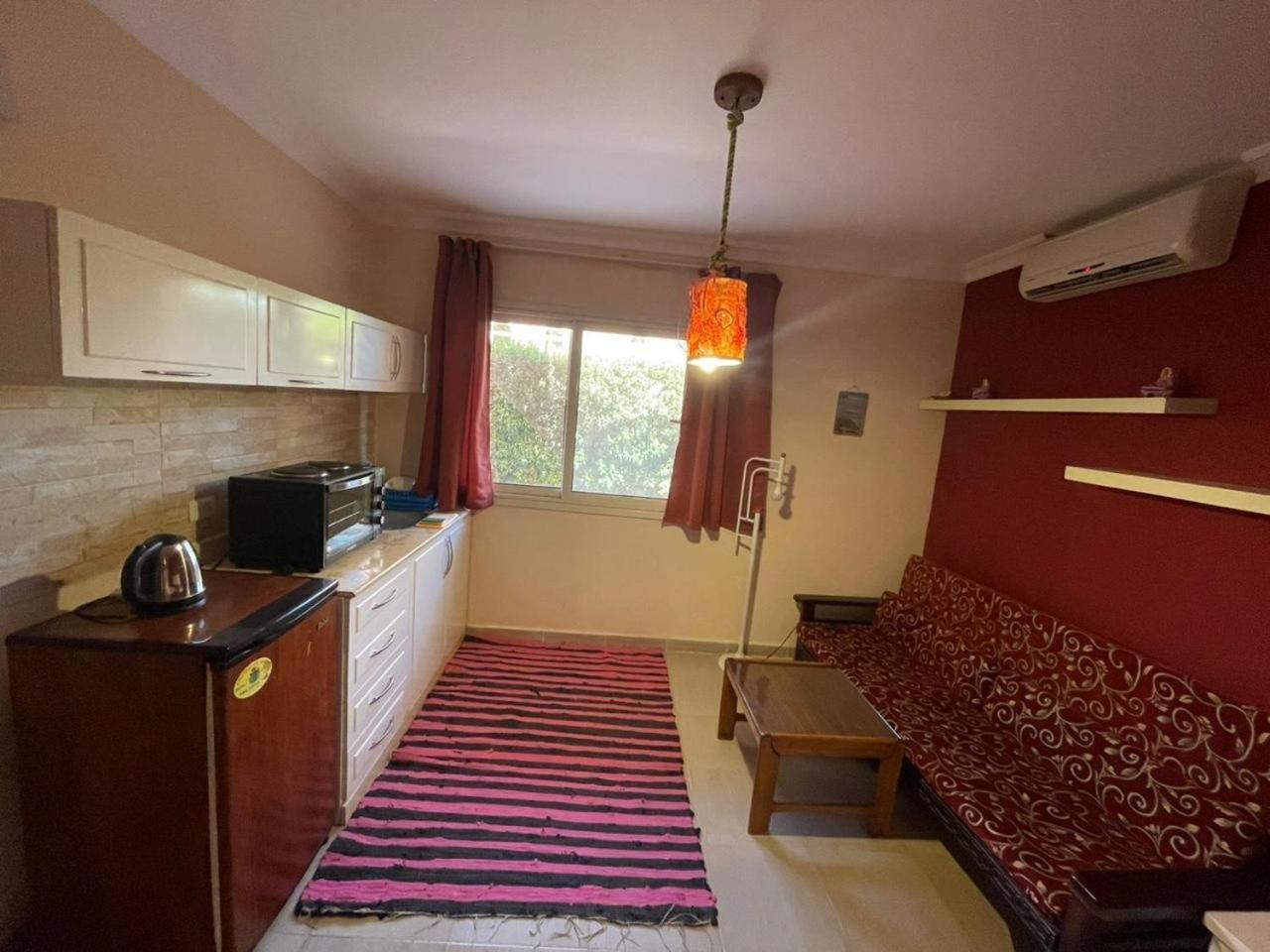 Comfortable In Karma With Private And Pools Family Only Or Female Apartament *