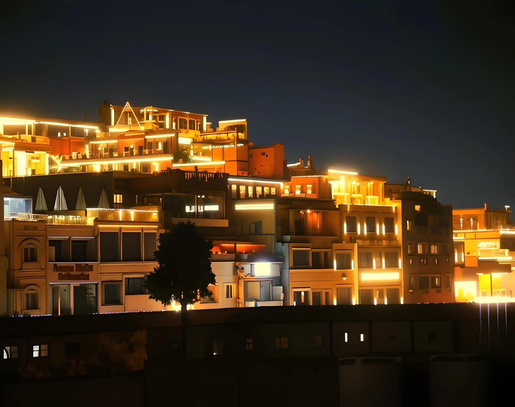 Pyramids & Sphinx Gate Front View Hotel