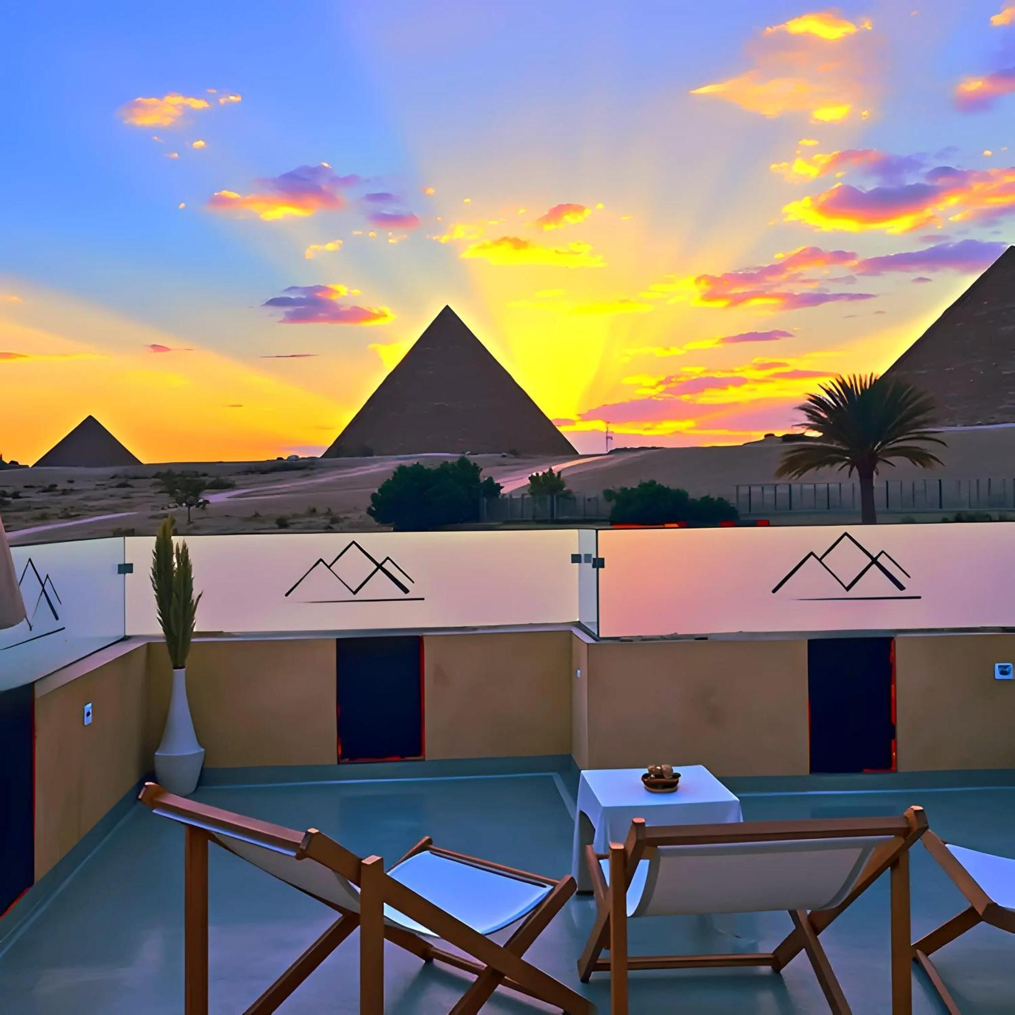 Pyramids & Sphinx Gate Front View 4* Cairo