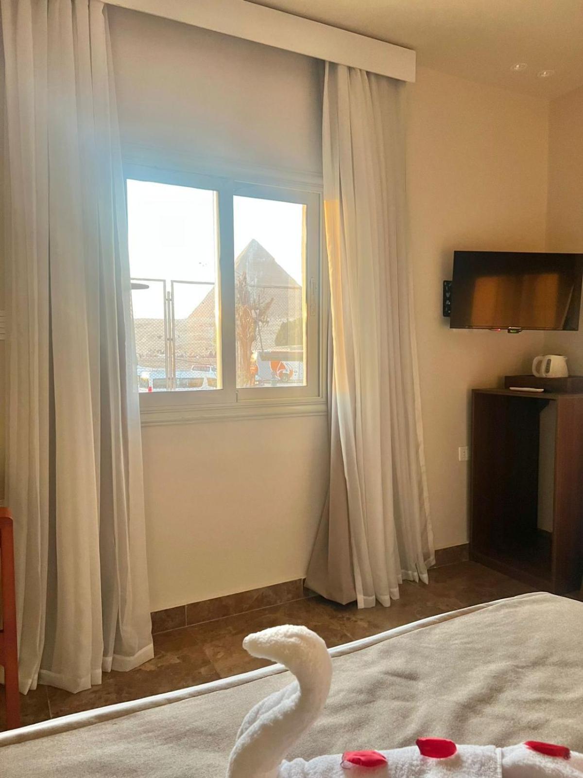 Hotel Great Scarab Pyramids 3*
