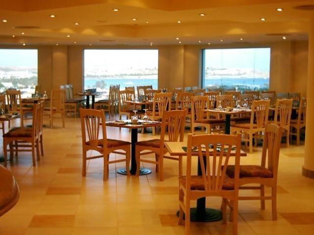 Cliff Hotel
