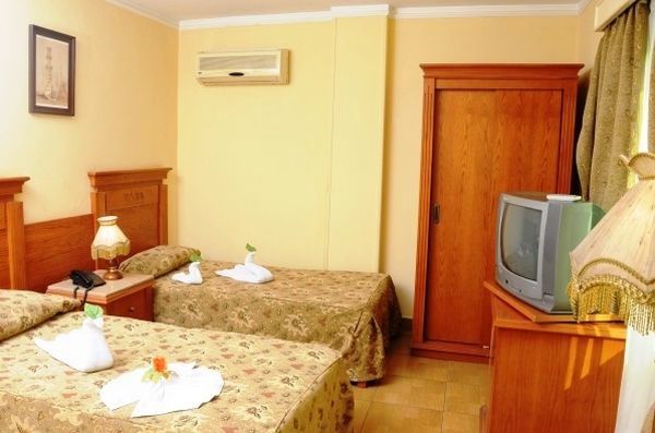 Tiba Pyramids Hotel 4*