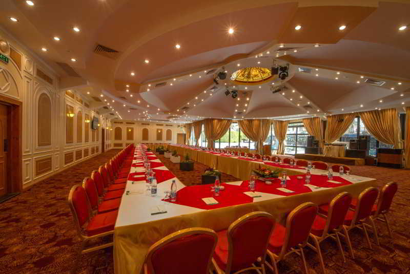 Jaz Pyramids Hotel 4*