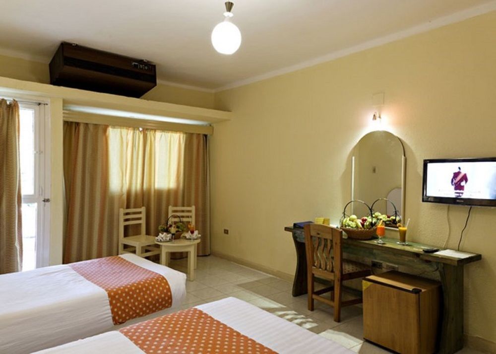 Empire Beach Aqua Park 3*