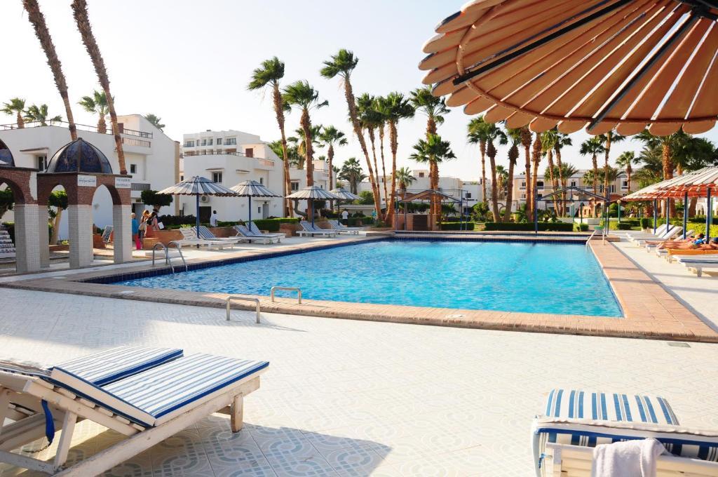 Al Mashrabiya Beach Hotel