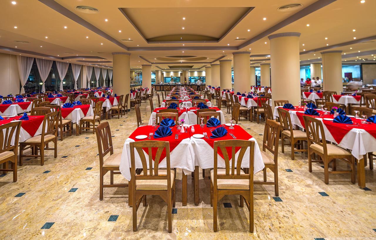 Hawaii Riviera Club Aqua Park - Families And Couples Only Resort