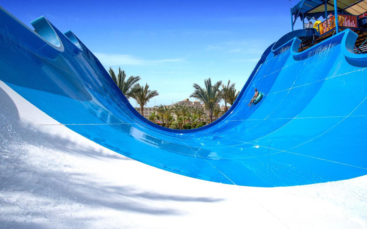 Hawaii Riviera Club Aqua Park - Families And Couples Only