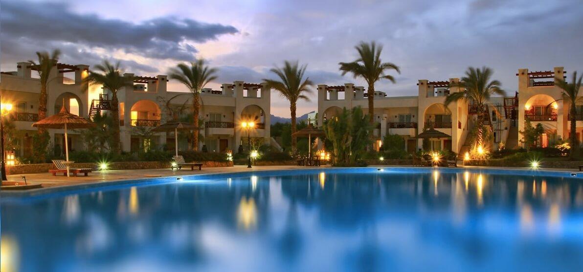 Apartment With Pool View In Sunny Lakes
