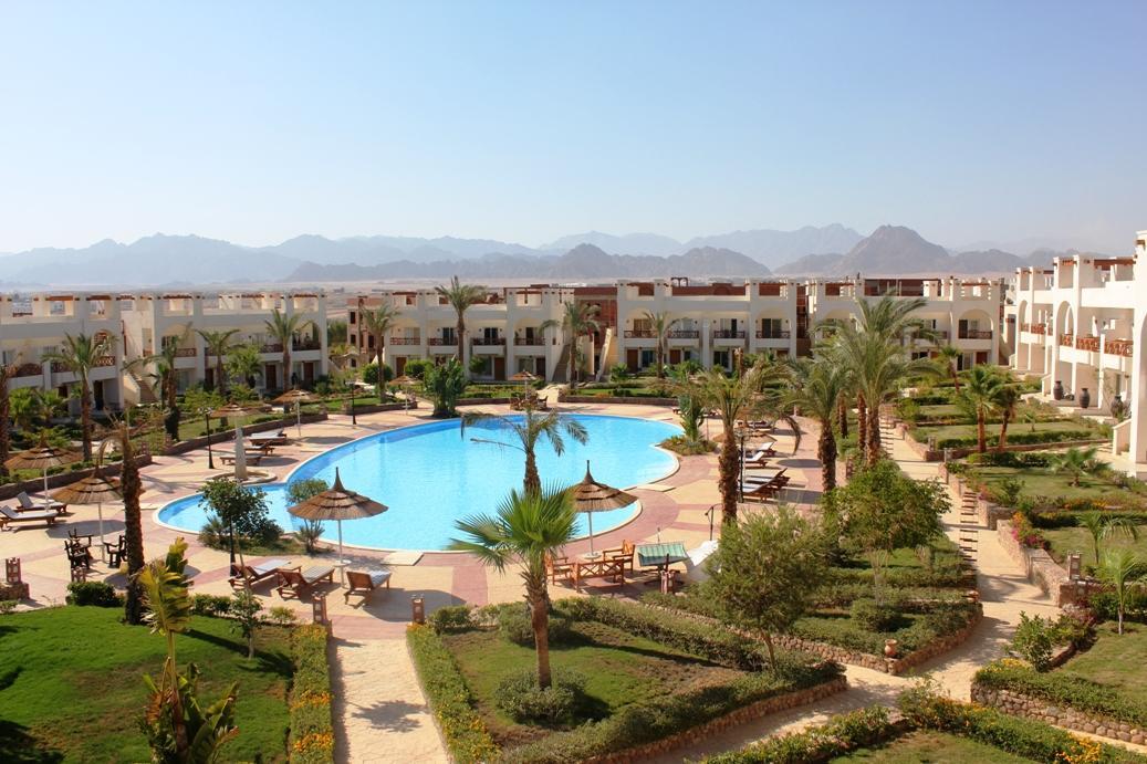 Apartment With Pool View In Sunny Lakes *