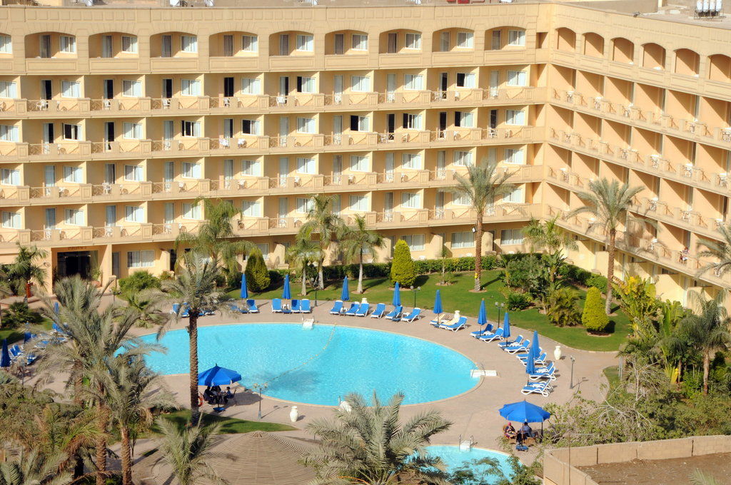 Grand Pyramids 4*