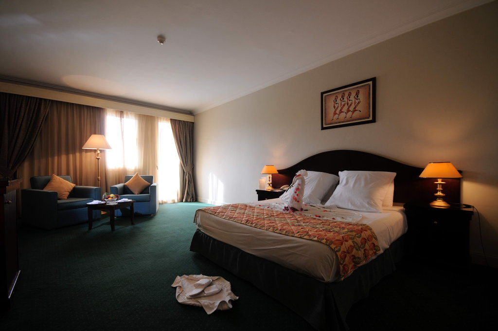 Grand Pyramids Hotel 4*