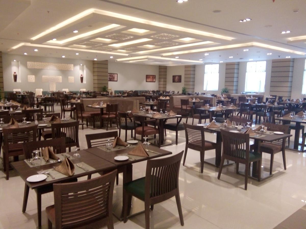 Tolip Golden Plaza 5*