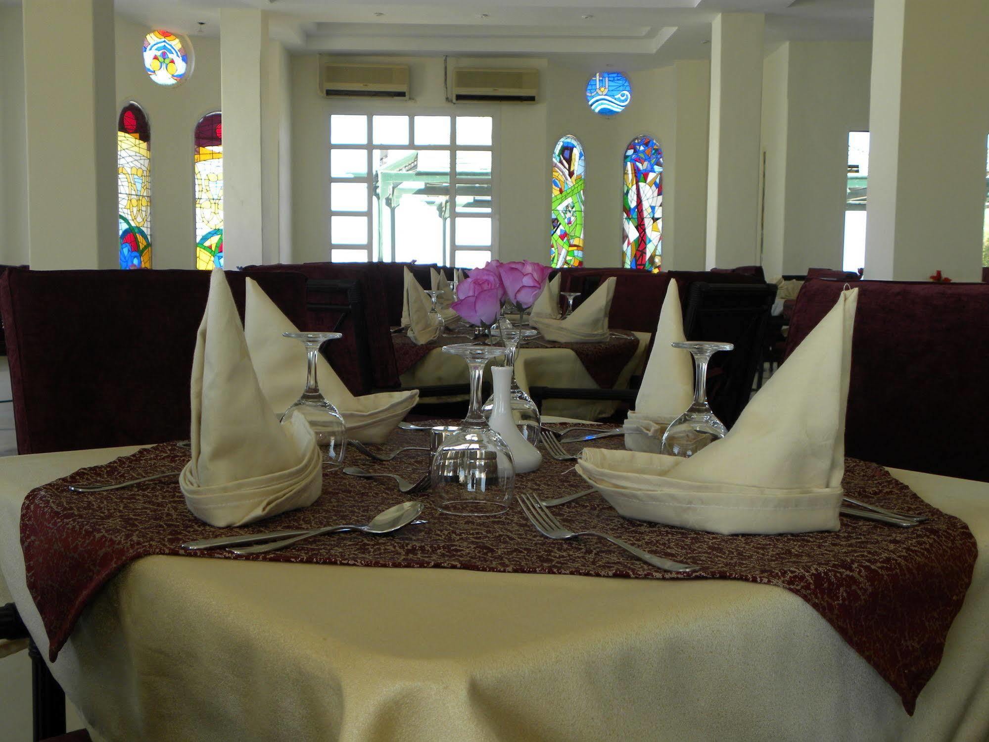 Hotel Grand Halomy