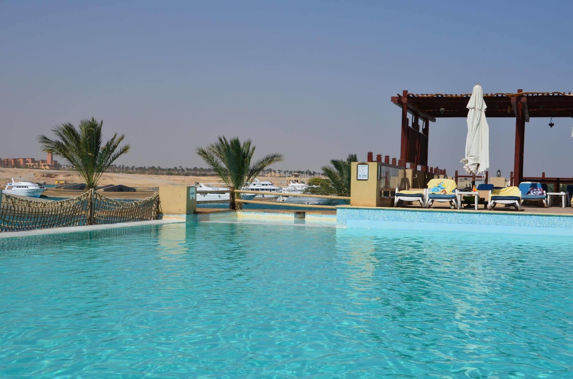 Sunrise Marina Lodge *
