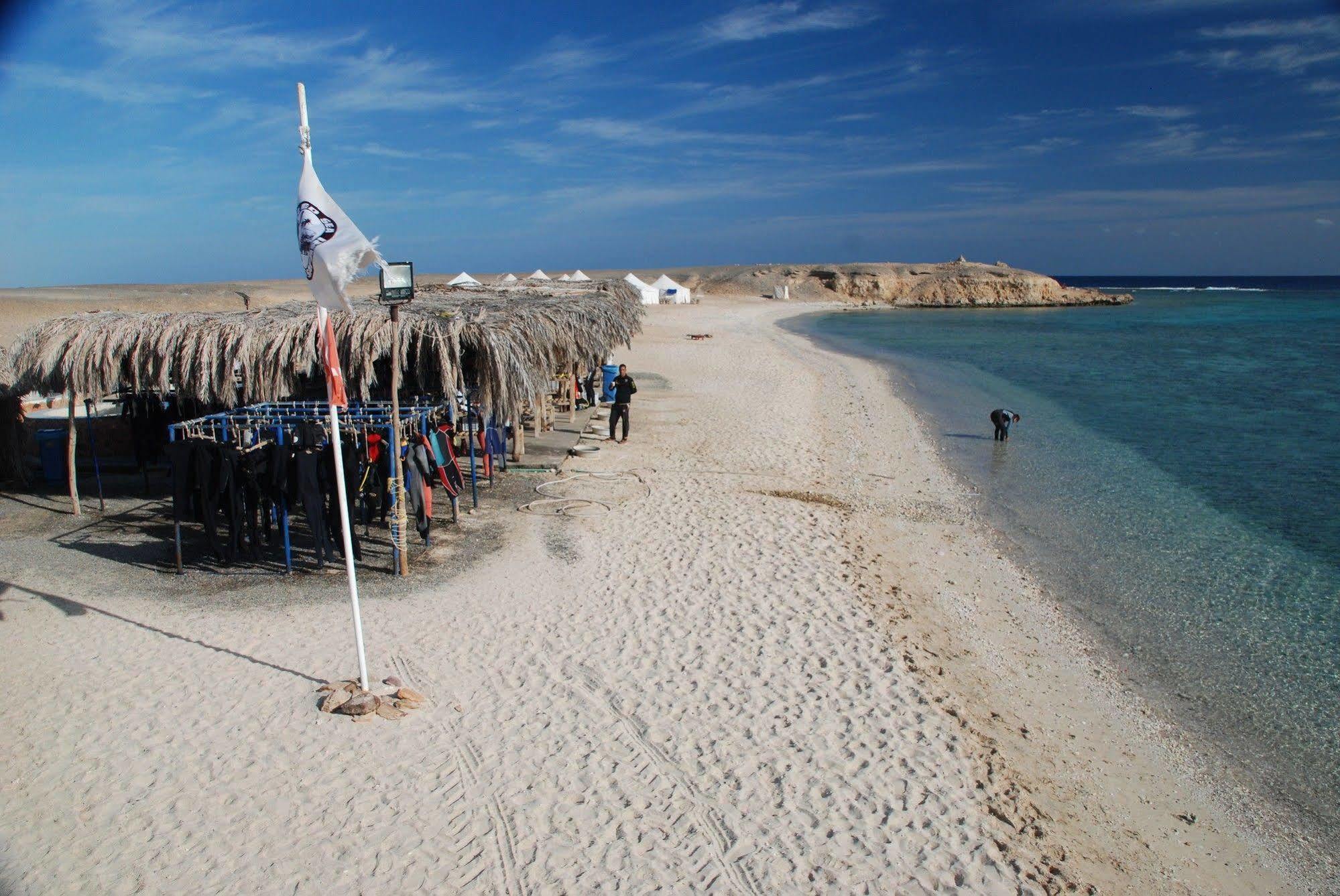 Marsa Nakari Village