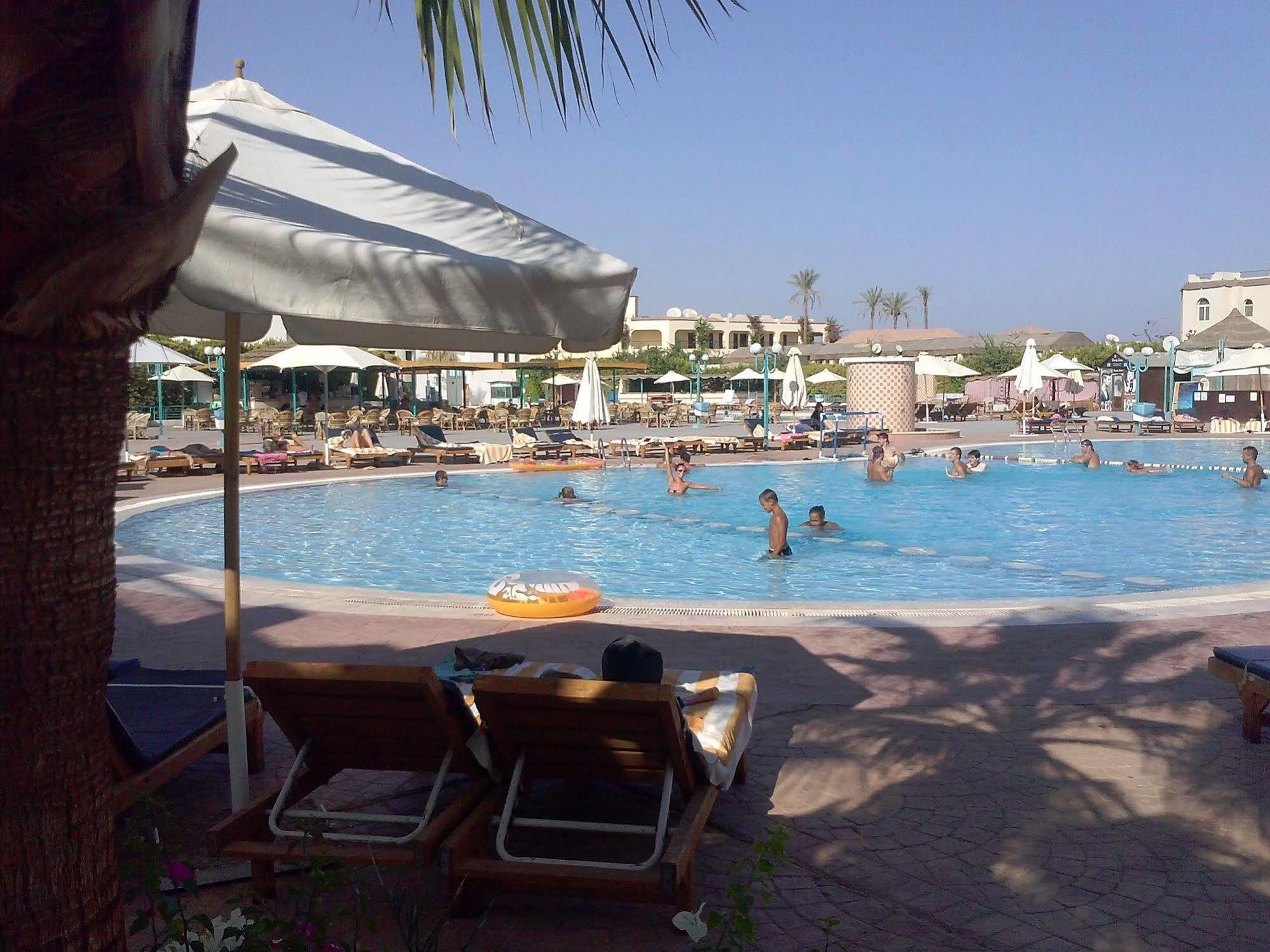 Cliff Hotel 2*