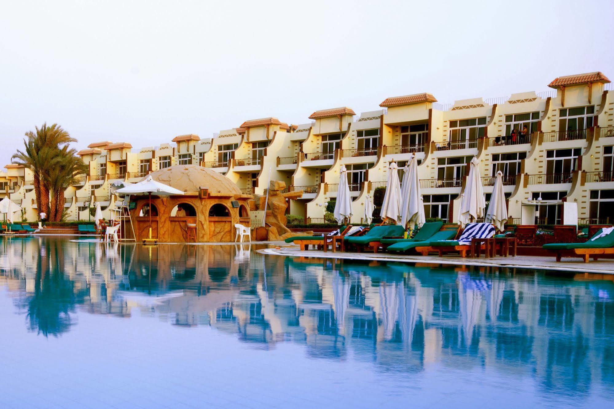 Cataract Pyramids Hotel Kafret el-Gabal