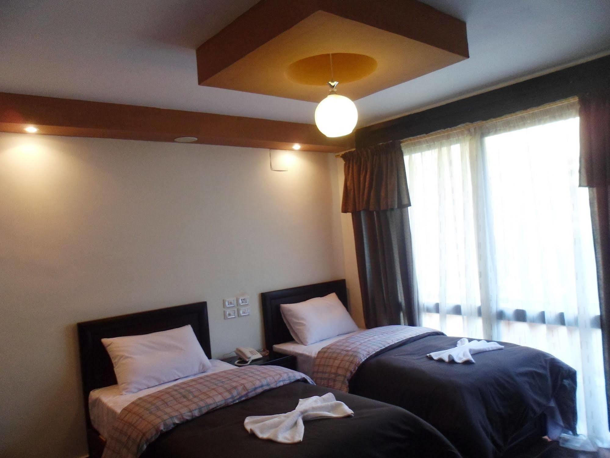 Mandarin Hostel
