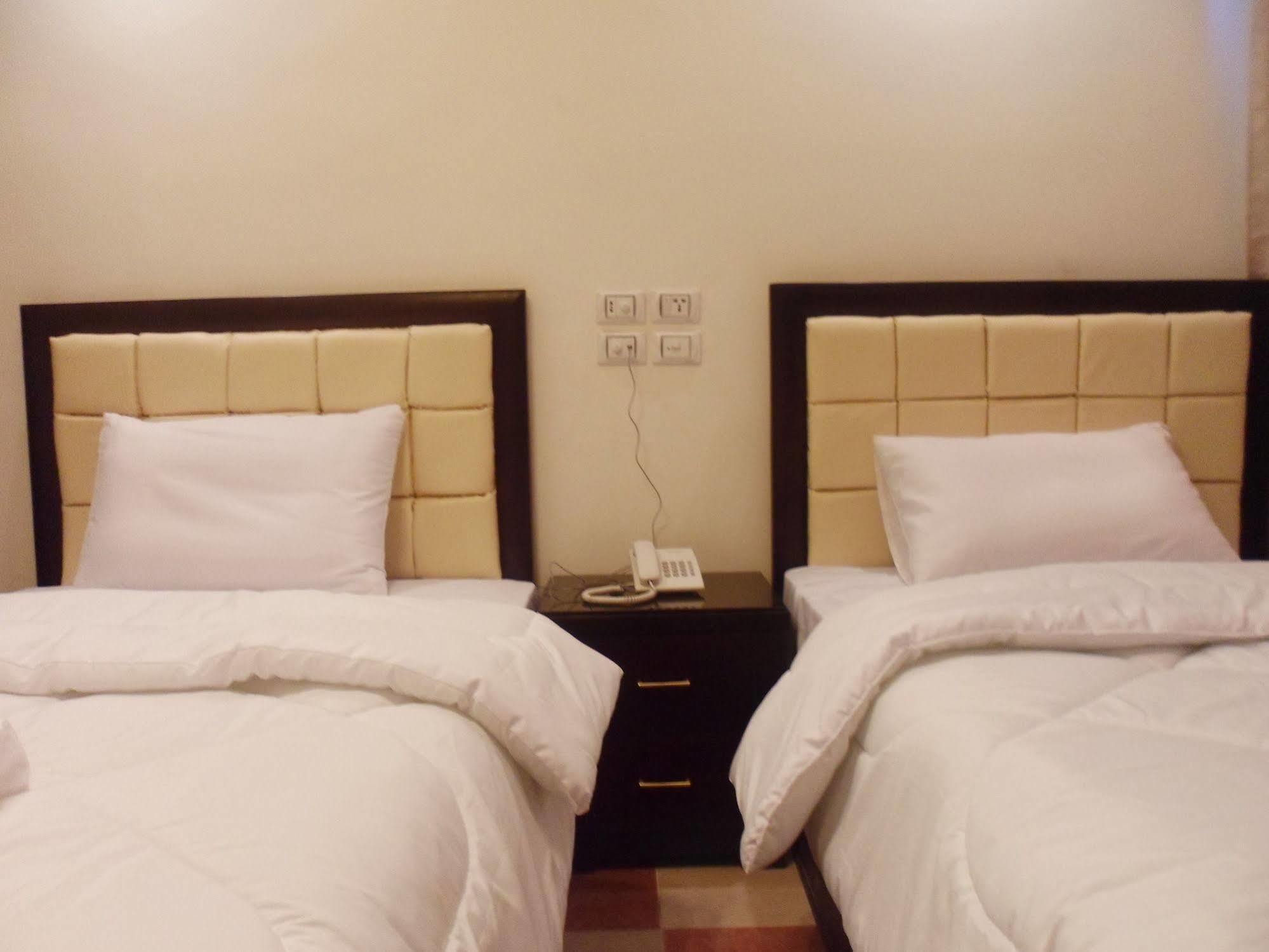 Mandarin Hostel