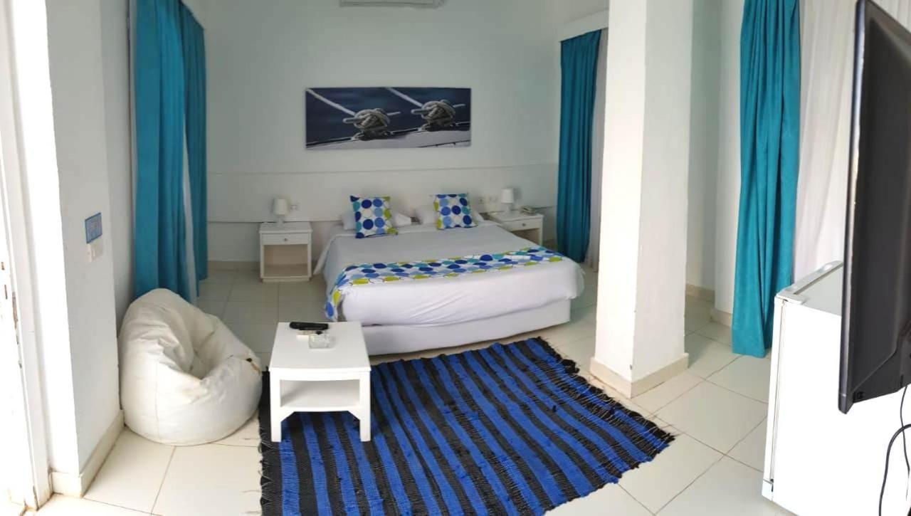 Lodge Lagoonie & *