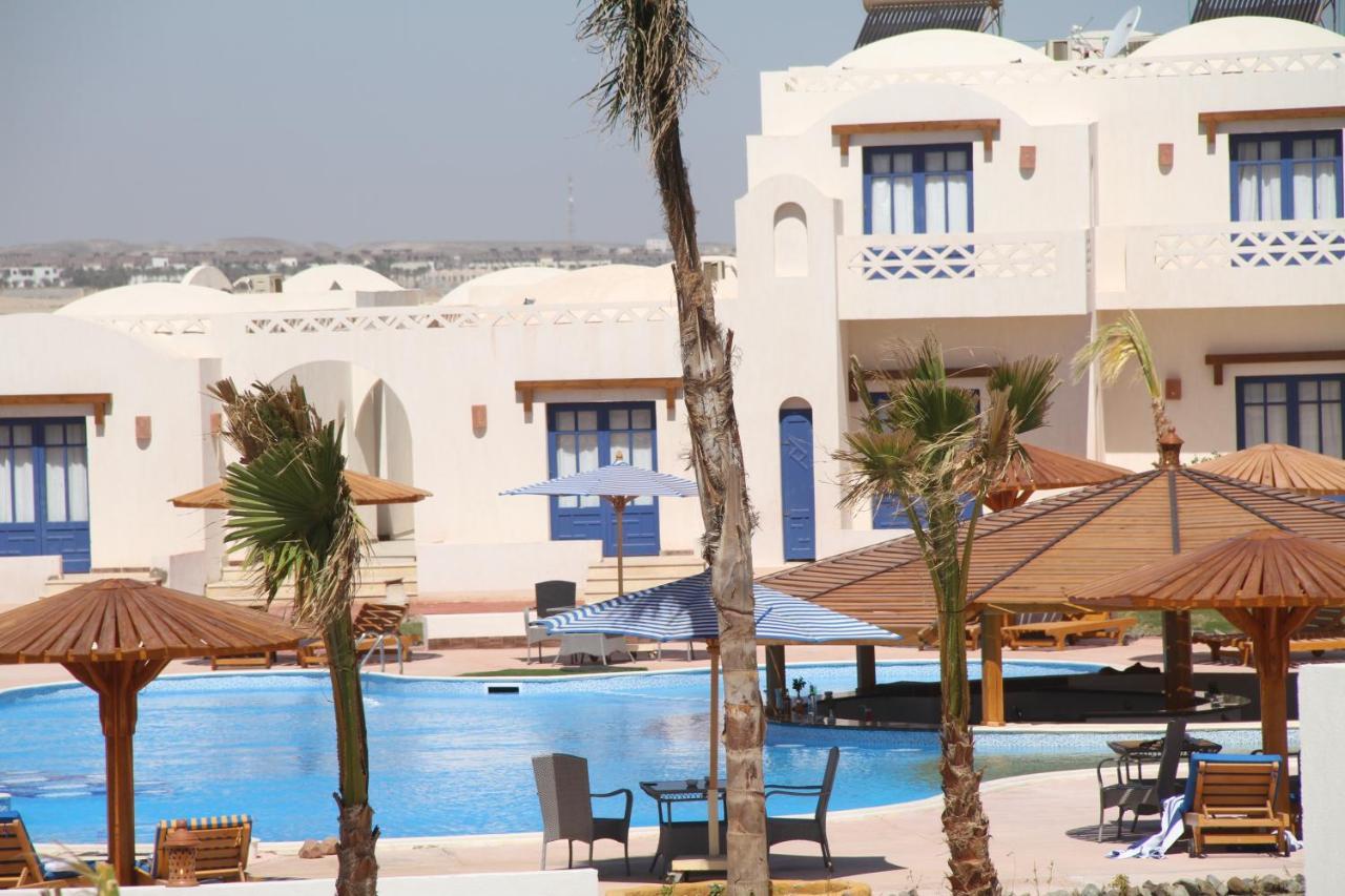 Resort Aurora Safari 4*