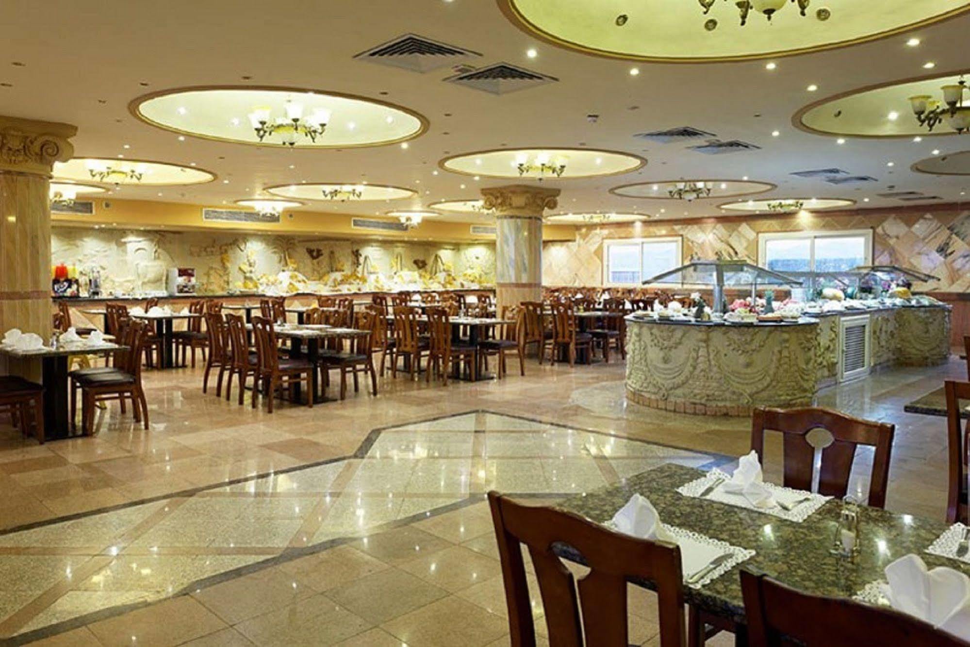 Three Corners Happy Life Abu Dabab