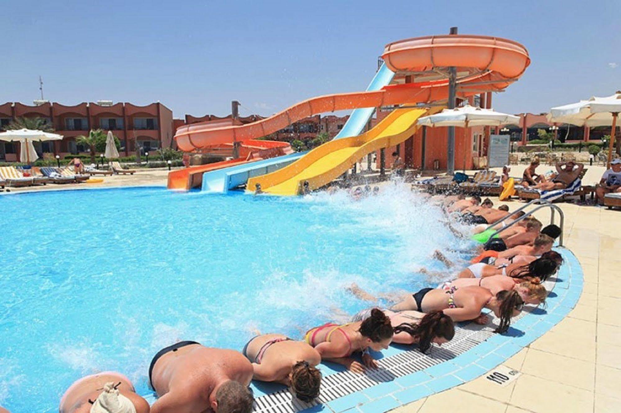 Three Corners Happy Life Resort 4*