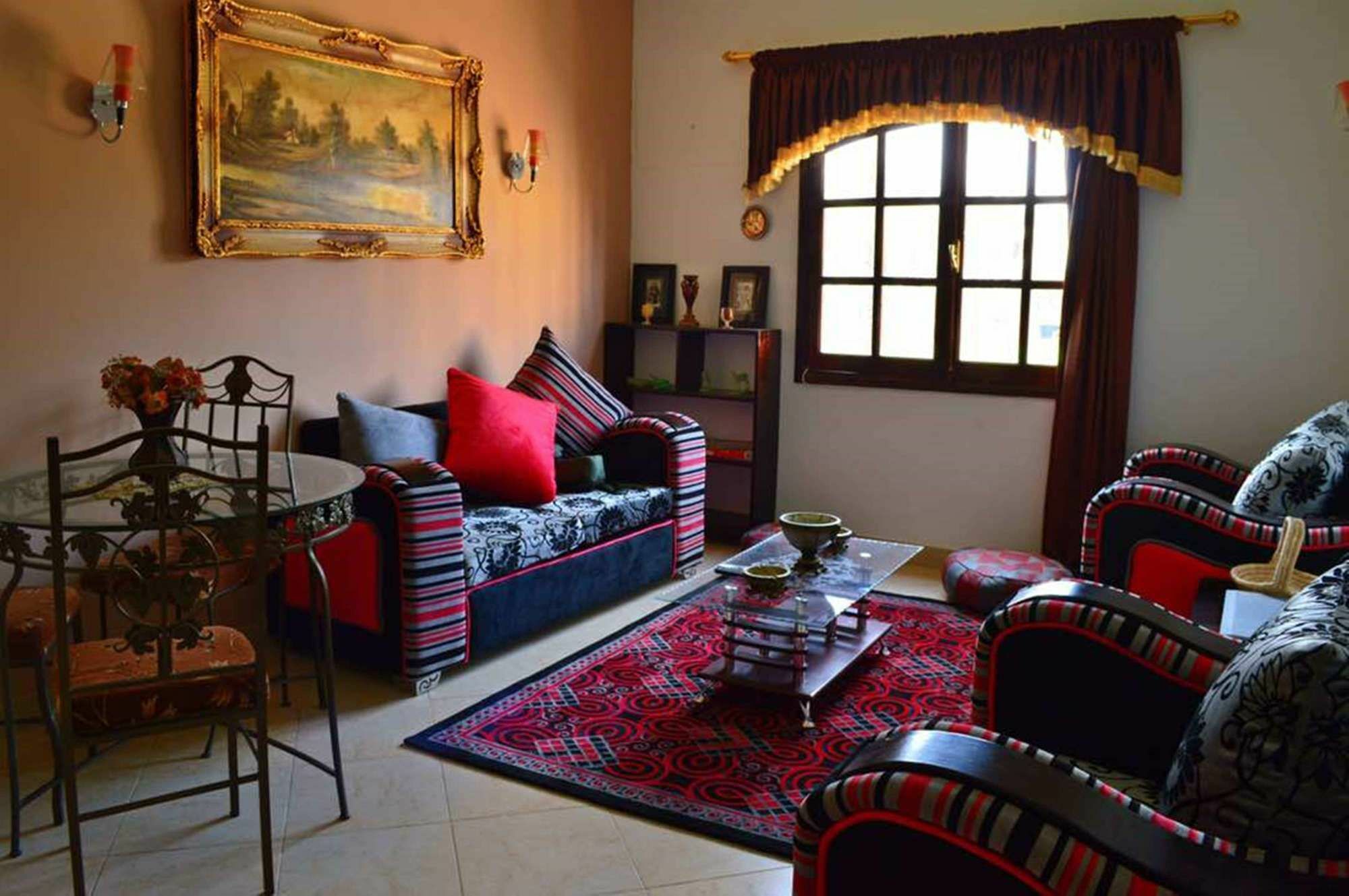Farida Apartment *
