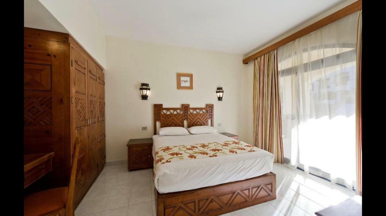 At Shores Amphoras Resort 5*