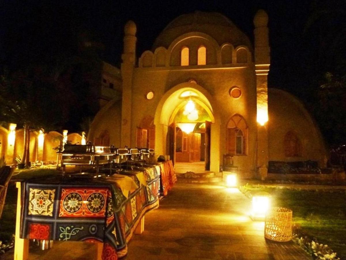 Embrace 2* Luxor