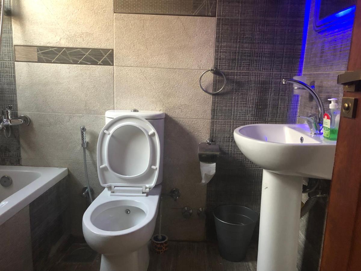 Elite Royal Five Stars * Cairo