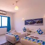 Lagoonie Lodge & Beach